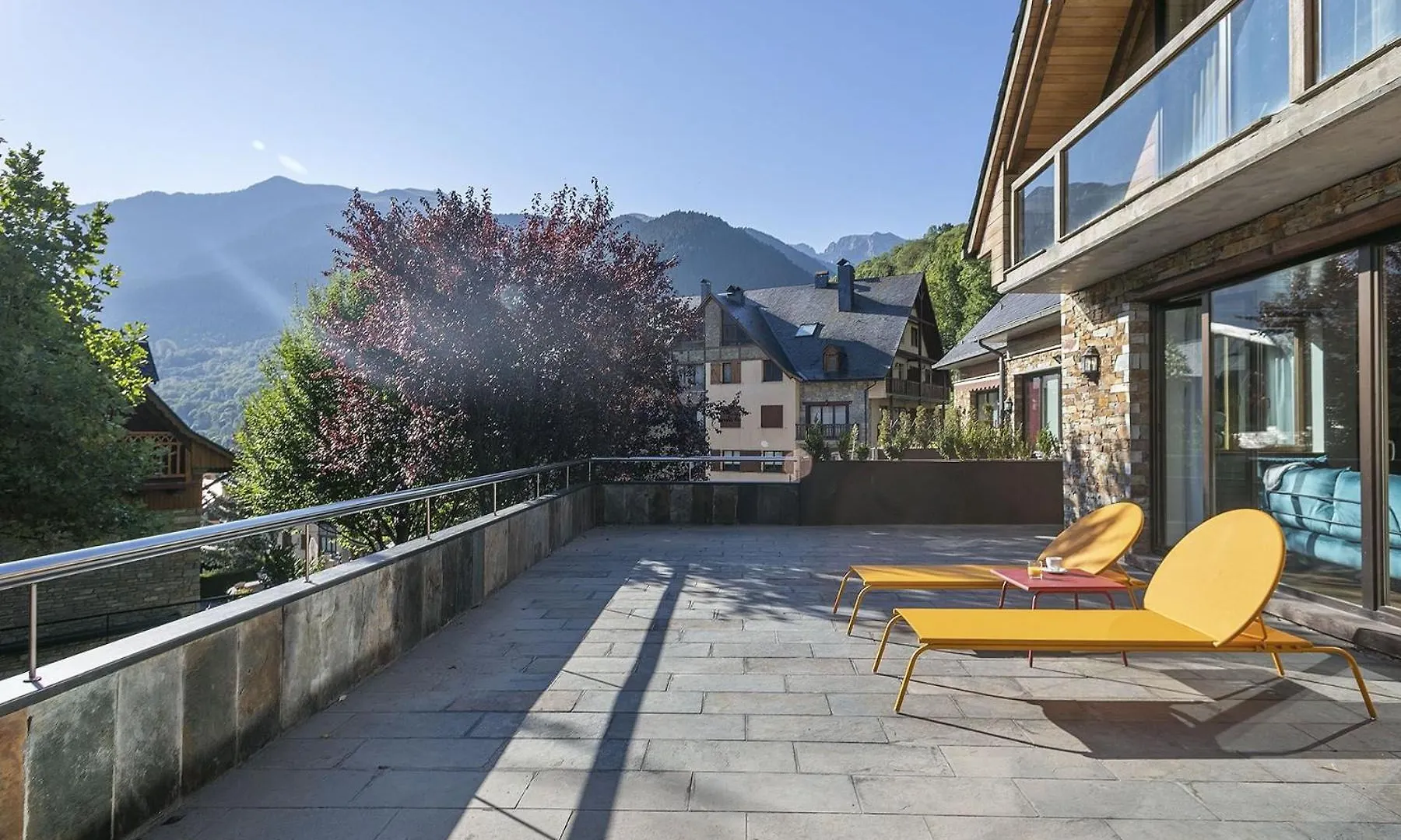 Luderna - Casa Con Jardin Montcorbison Villa Vielha Spain